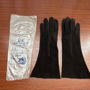 Samia Small Elegant Dark Chocolate Brown Gloves